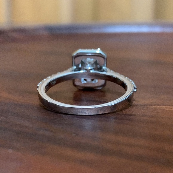 Sterling Silver 1 carat Emerald Cut Moissanite Halo Ring Size 6 - Picture 3 of 9